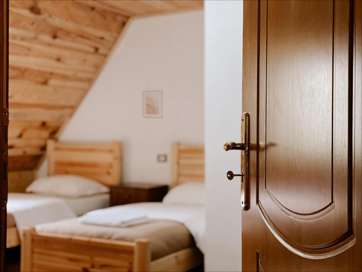Guesthouse Pashko Theth Exterior foto